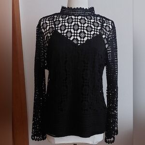 🆕️Honey & T Black Long-Sleeved Lace Top